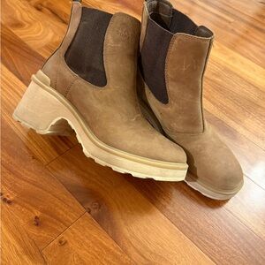 SOREL Hi Line Chelsea Boots